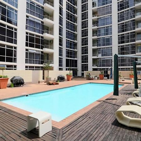 Upmarket Sandton Hydro Park Apartments ヨハネスブルグ エクステリア 写真