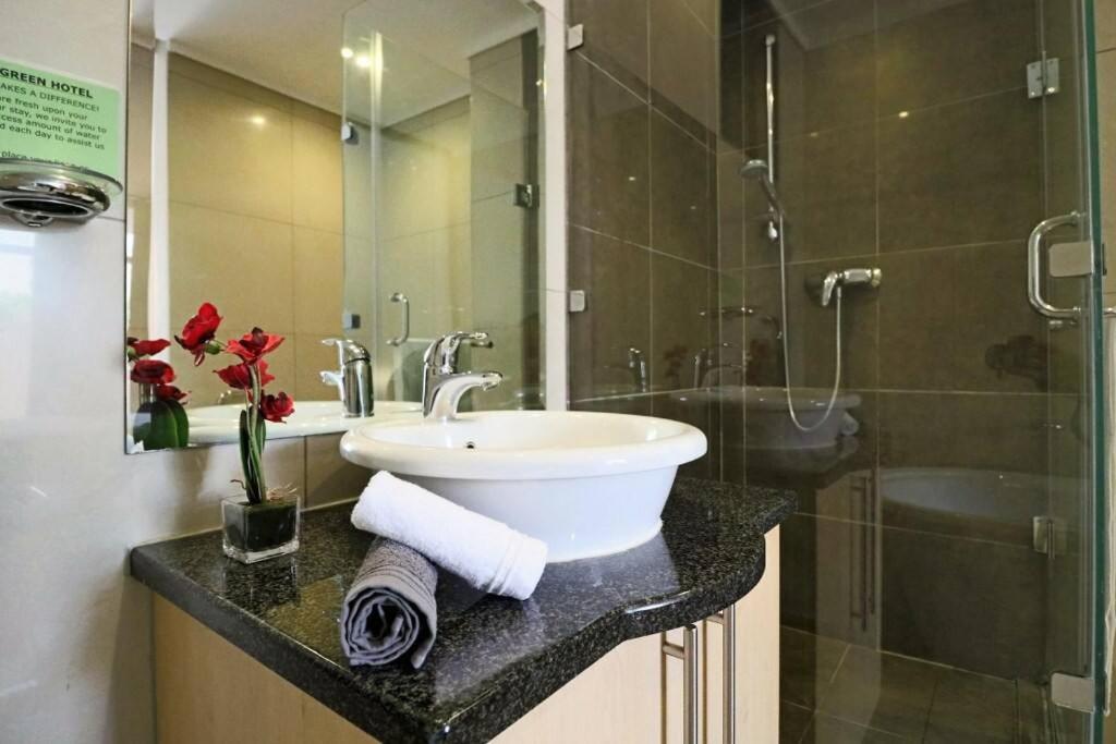 Upmarket Sandton Hydro Park Apartments ヨハネスブルグ エクステリア 写真