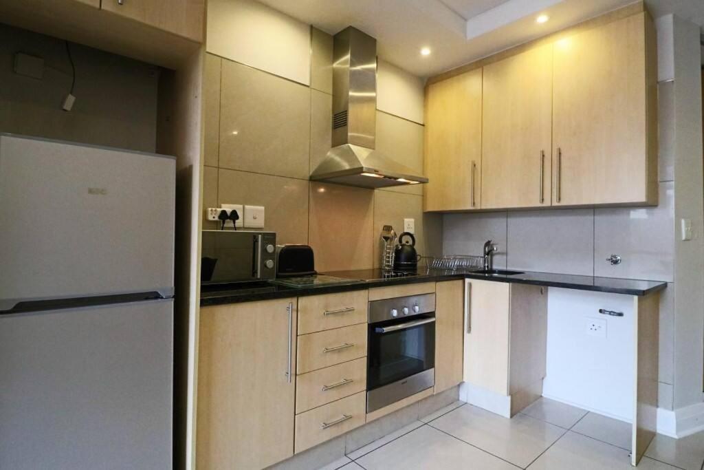 Upmarket Sandton Hydro Park Apartments ヨハネスブルグ エクステリア 写真