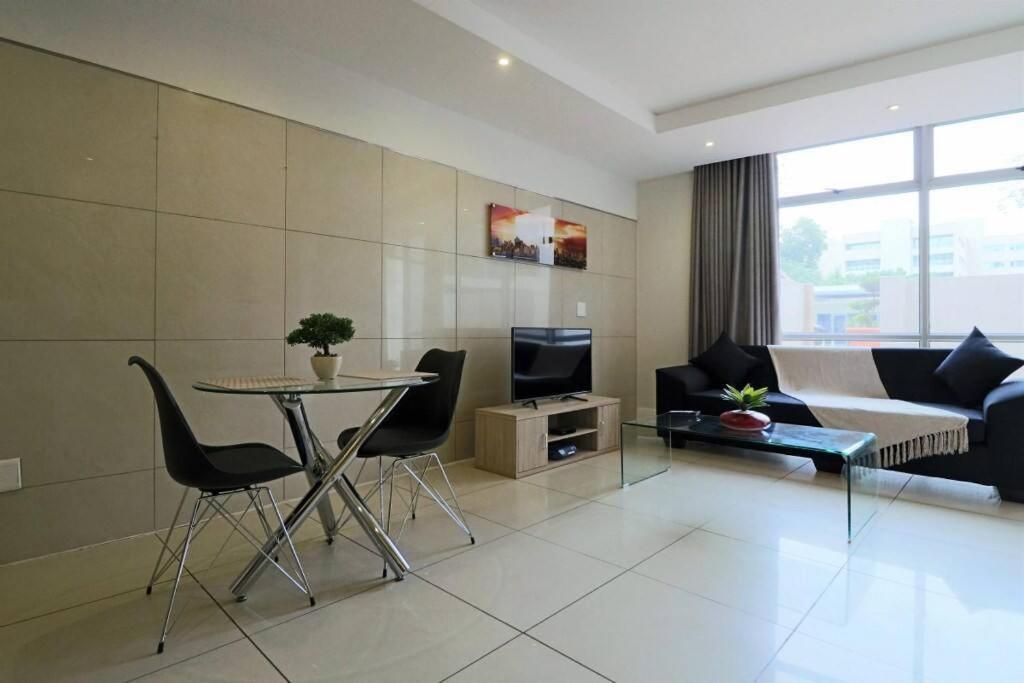 Upmarket Sandton Hydro Park Apartments ヨハネスブルグ エクステリア 写真